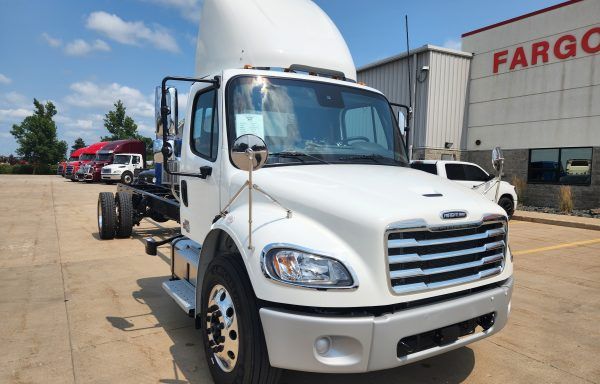 2025 Freightliner M2 106 Day Cab Chassis #175293