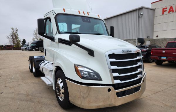 2021 Freightliner Cascadia 126 Day Cab #175721