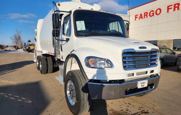 2024 Freightliner M2 106 Leach 25 Yard Rear Loader #174269